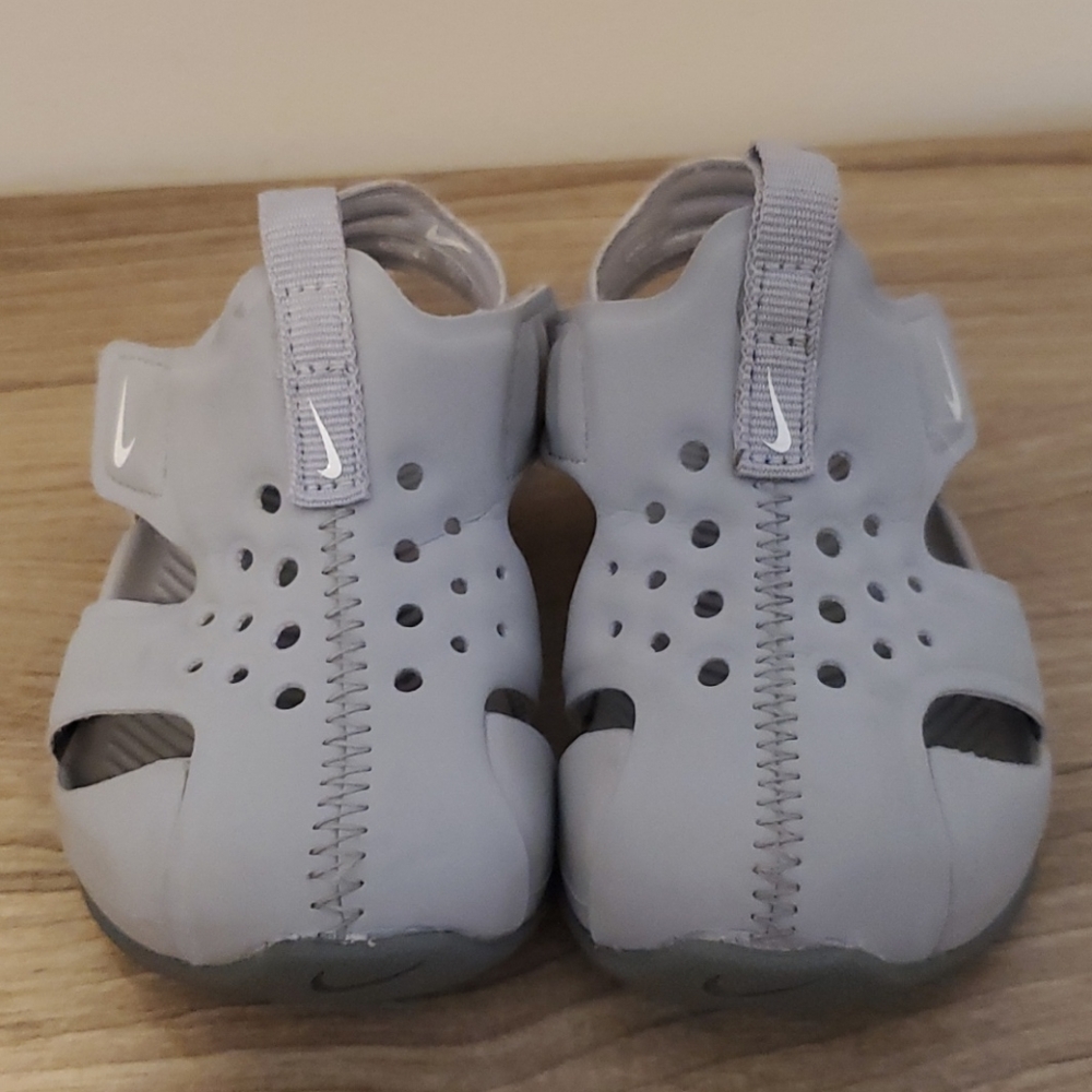 Nike Sunray Protect 2 sandals size 5C